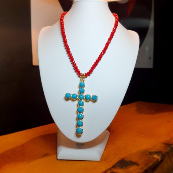 Colar crucifixo